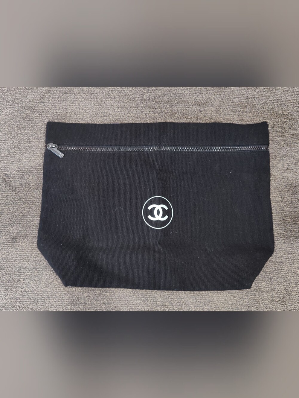 Authentic Chanel Beauté Black Pouch Clutch Bag Box/ Shopping Bag